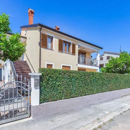 Rino Apartment Porec Bagian luar foto