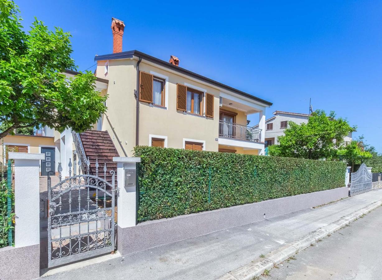 Rino Apartment Porec Bagian luar foto