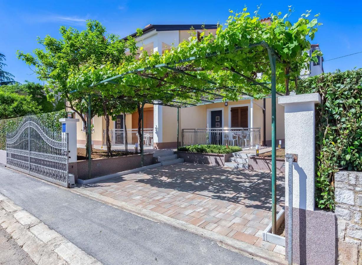 Rino Apartment Porec Bagian luar foto