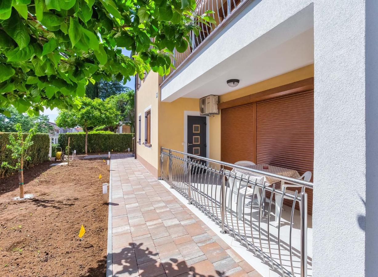 Rino Apartment Porec Bagian luar foto