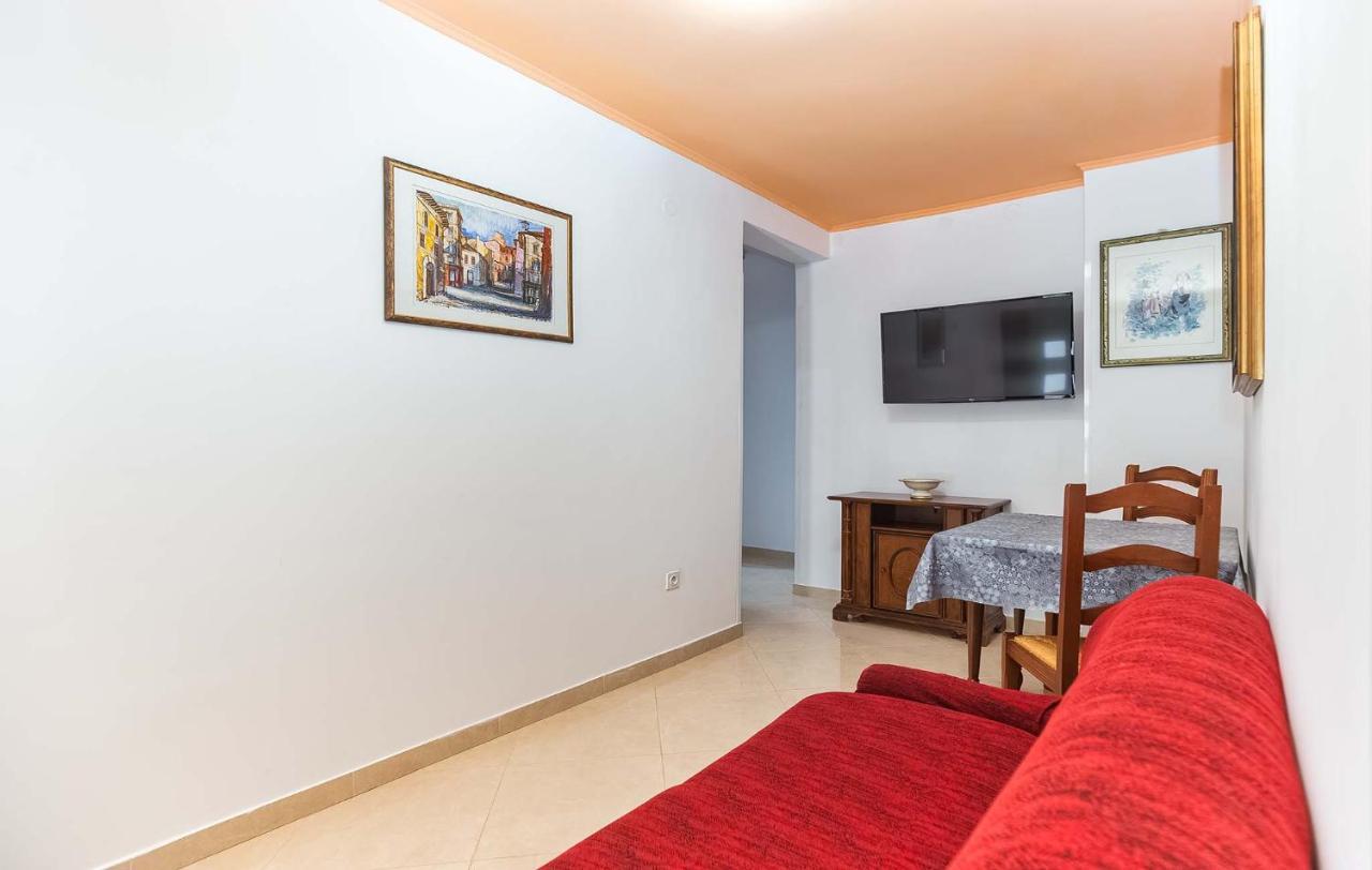Rino Apartment Porec Bagian luar foto