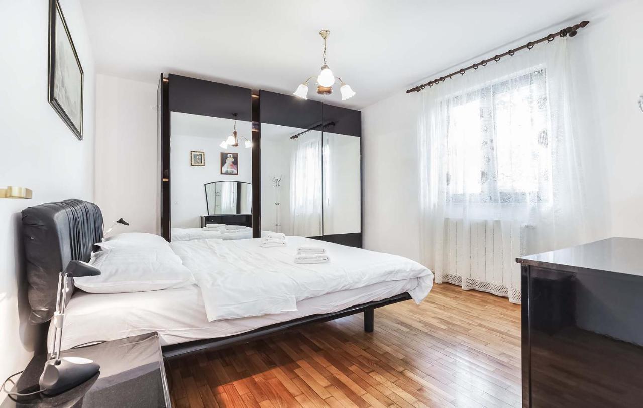 Rino Apartment Porec Bagian luar foto