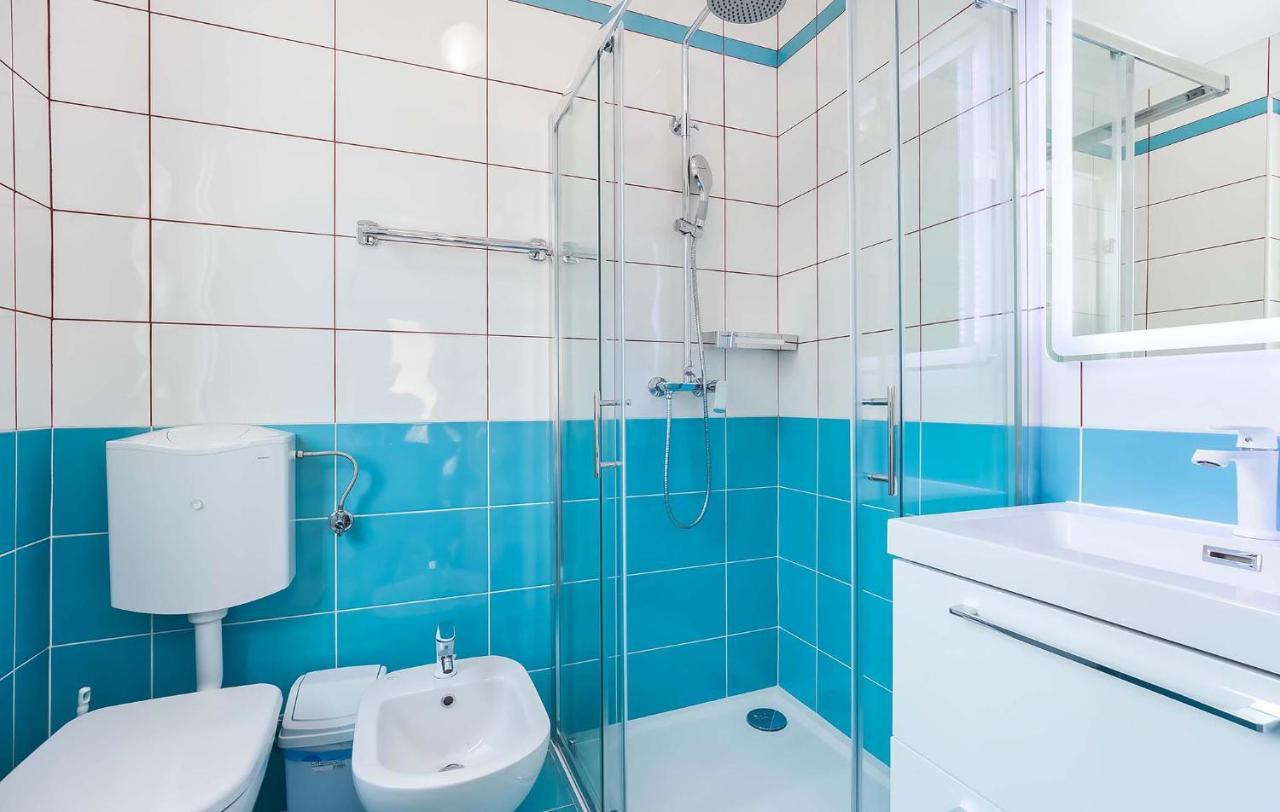 Rino Apartment Porec Bagian luar foto